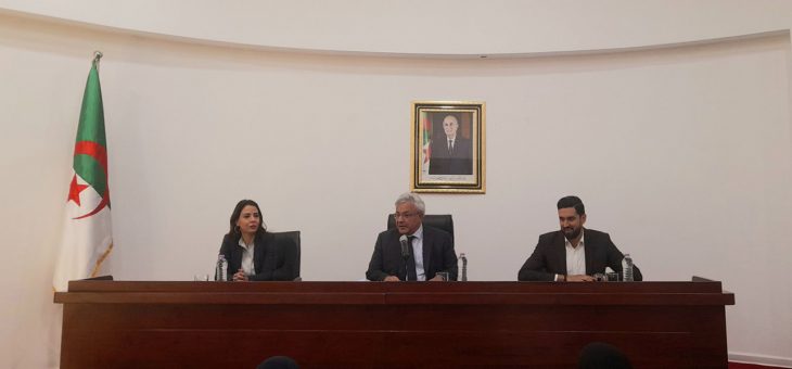 معالجة 1377 ملف وتوجيه الاستثمار نحو الأدوية ذات القيمة المضافة……أبرز ما جاء في حصيلة اللجنة الاقتصادية القطاعية.