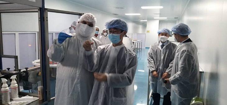 المدير العام لمخابر سينوفاك الصينية في زيارة لوحدة الإنتاج قسنطينة 1.