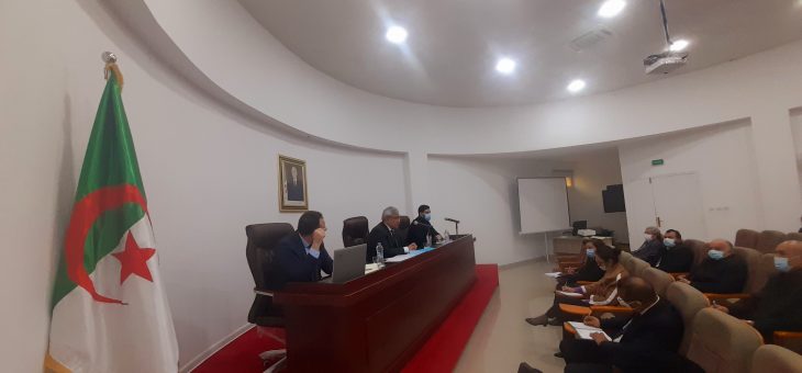 وزارة الصناعة الصيدلانية تسخر منتجي الأكسجين لرفع قدرات التخزين و تجميع وسائل نقل الأكسجين تحسبا لزيادة الإصابات بكوفيد-19.