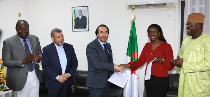 توقيع عقد شراكة بين مجلس التجديد الاقتصادي الجزائري و حركة مؤسسات السنغال