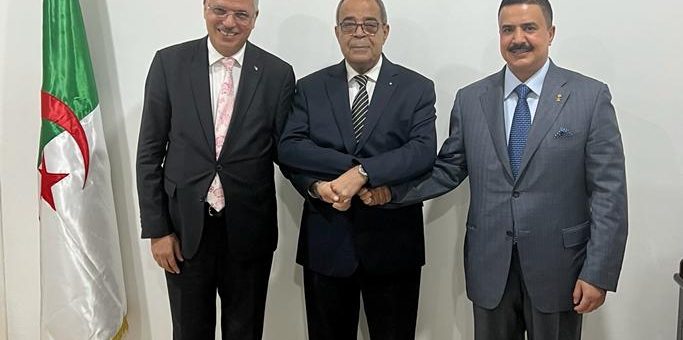 وزير الصناعة الصيدلانية يستقبل وفد من مجموعة العجلان و إخوانه السعودية و تعزير العلاقات الثنائية من خلال توسيع نشاطات الشركات الصيدلانية السعودية  في صلب اللقاء